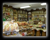 Nel 1836 Enea Sperlari avviò a Cremona un negozio di specialità tipiche dolciarie della città come torrone e mostarda