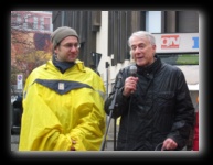 Fiab CICLOBBY - Bicinfesta 2013 - Foto di Luca Cambré
Eugenio Galli presidente di Ciclobby
Giuliano Pisapia Sindaco di Milano