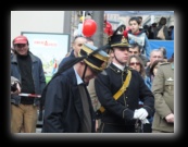 Il sindaco Pisapia spara un colpo di cannone a salve per dare il via alla Stramilano 2012 - Foto di Luca Cambré