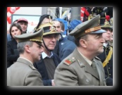 Il sindaco Pisapia spara un colpo di cannone a salve per dare il via alla Stramilano 2012 - Foto di Luca Cambré