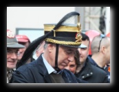 Il sindaco Pisapia spara un colpo di cannone a salve per dare il via alla Stramilano 2012 - Foto di Luca Cambré