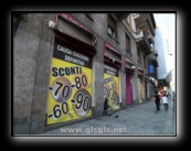 Crisi - Corso Buenos Aires - Milano - Foto di Luca Cambr&eacute;