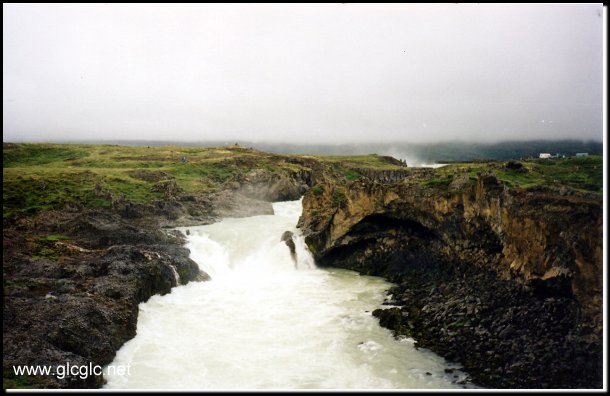 602x387 pixels (50K)