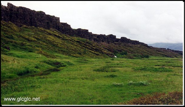 586x328 pixels (61K)