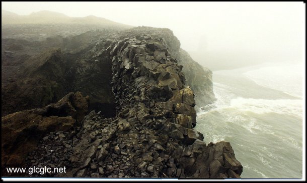 586x340 pixels (50K)