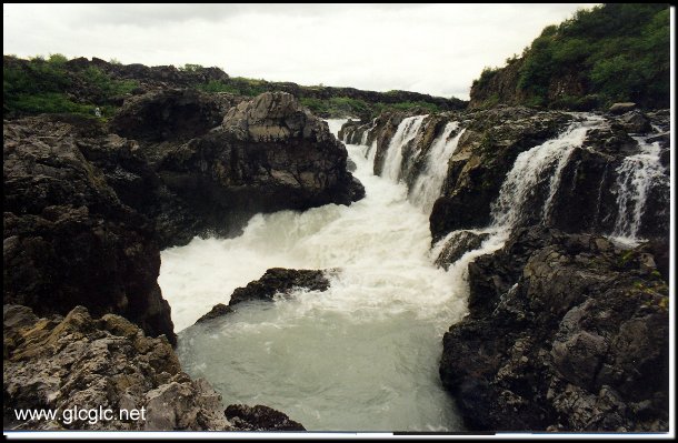 586x374 pixels (68K)