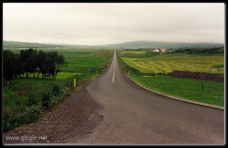 749x476 pixels (129K)
