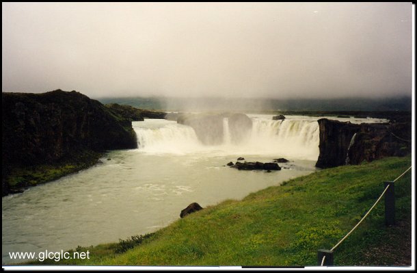 602x390 pixels (43K)